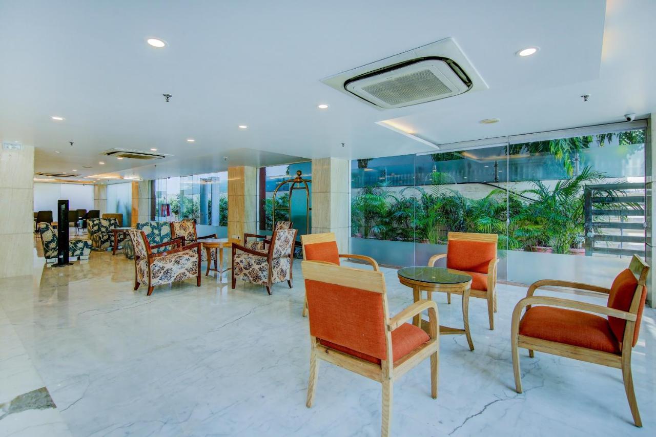 מלון ניו דלהי Townhouse Oak Safdarjung מראה חיצוני תמונה