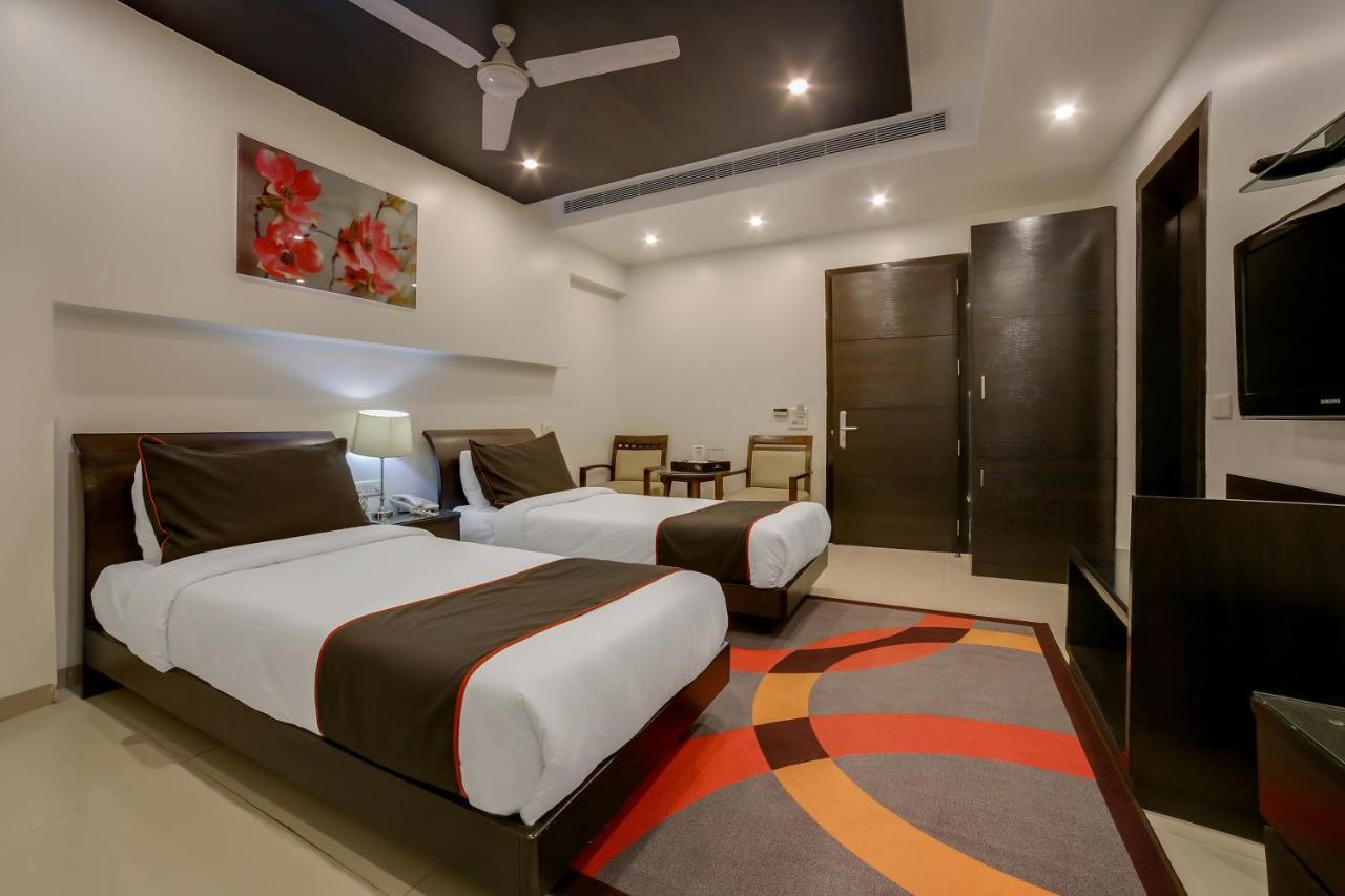 מלון ניו דלהי Townhouse Oak Safdarjung מראה חיצוני תמונה